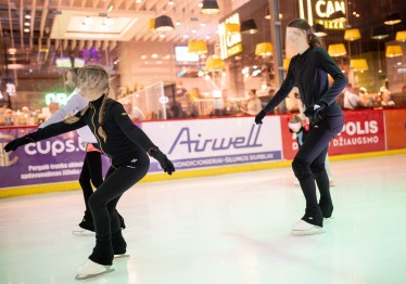 fizinis-ugdymas-ant-akropolio-ledo_57_01747730440-bd0f6c5acb05914d83e92d5e7c775cc4.jpg