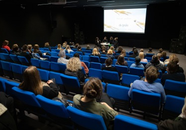 nacionalines-dailes-galerijos-auditorija_57_01706962494-376d0d4b77d1d18e2e6f62dd67f69a23.jpg