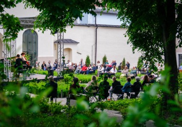 nuo-garso-iki-veiksmo-naujas-poziuris-i-muzika_57_01782915423-fa9ad241a9e0b710276540d528631227.jpeg